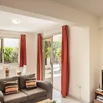 Coral Bay Sun Villa *