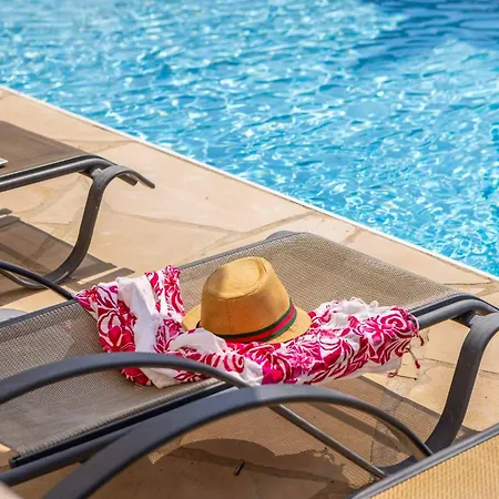 Coral Bay Sun *