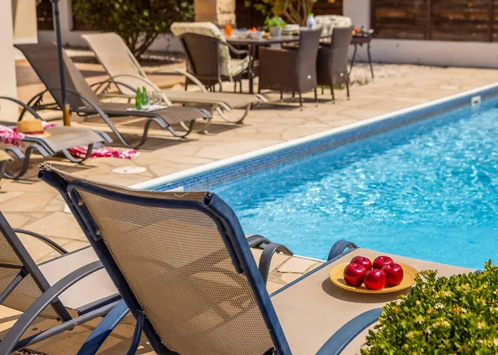 Coral Bay Sun Pegeia